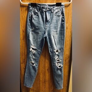 American Eagle Distressed High-Waist Women's Jeans - Light Blue